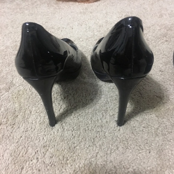BCBG black heels😍 - Picture 4 of 5
